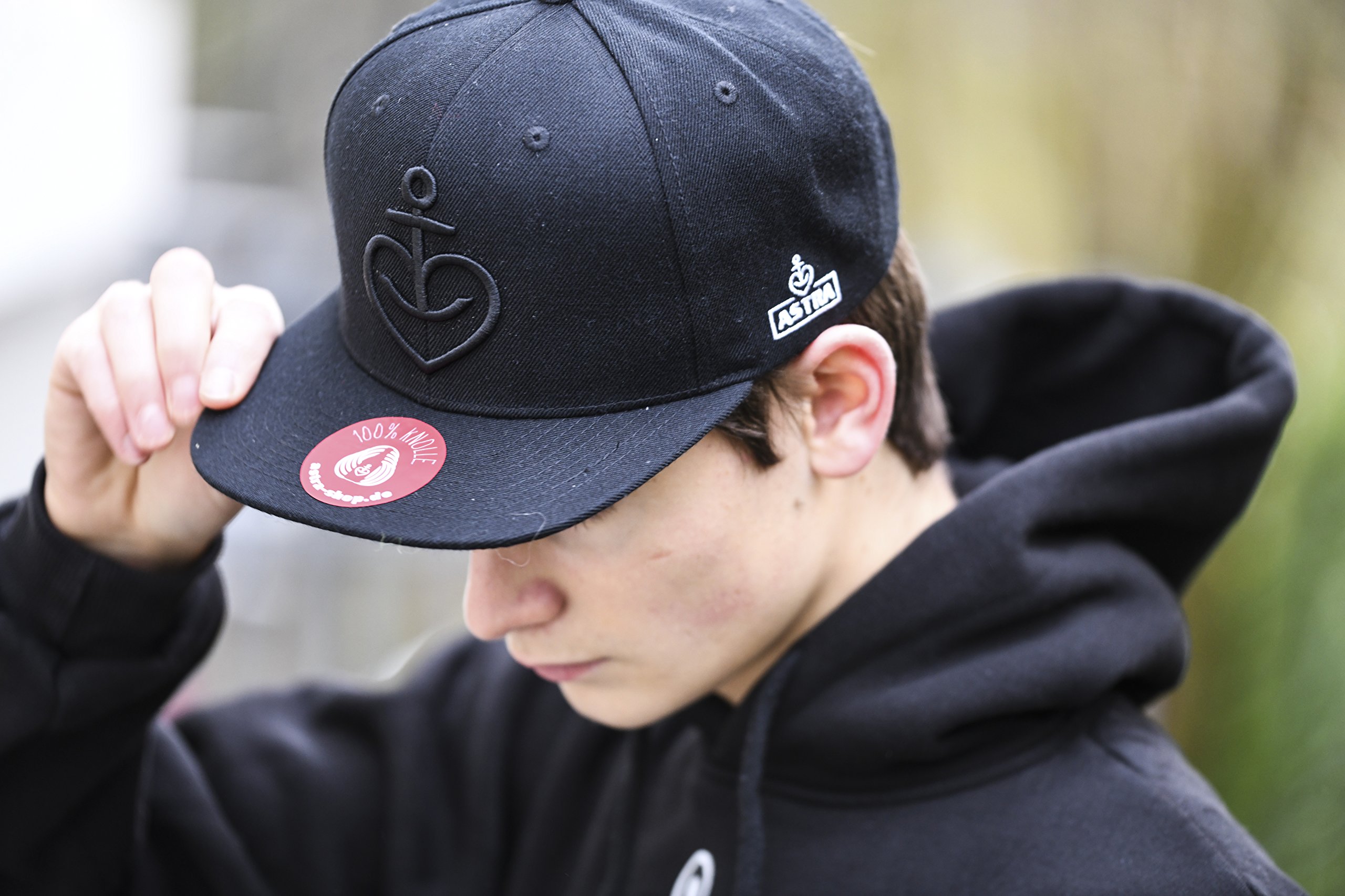 astra-snapback-cap-herzanker-schwarz-basecap image 3