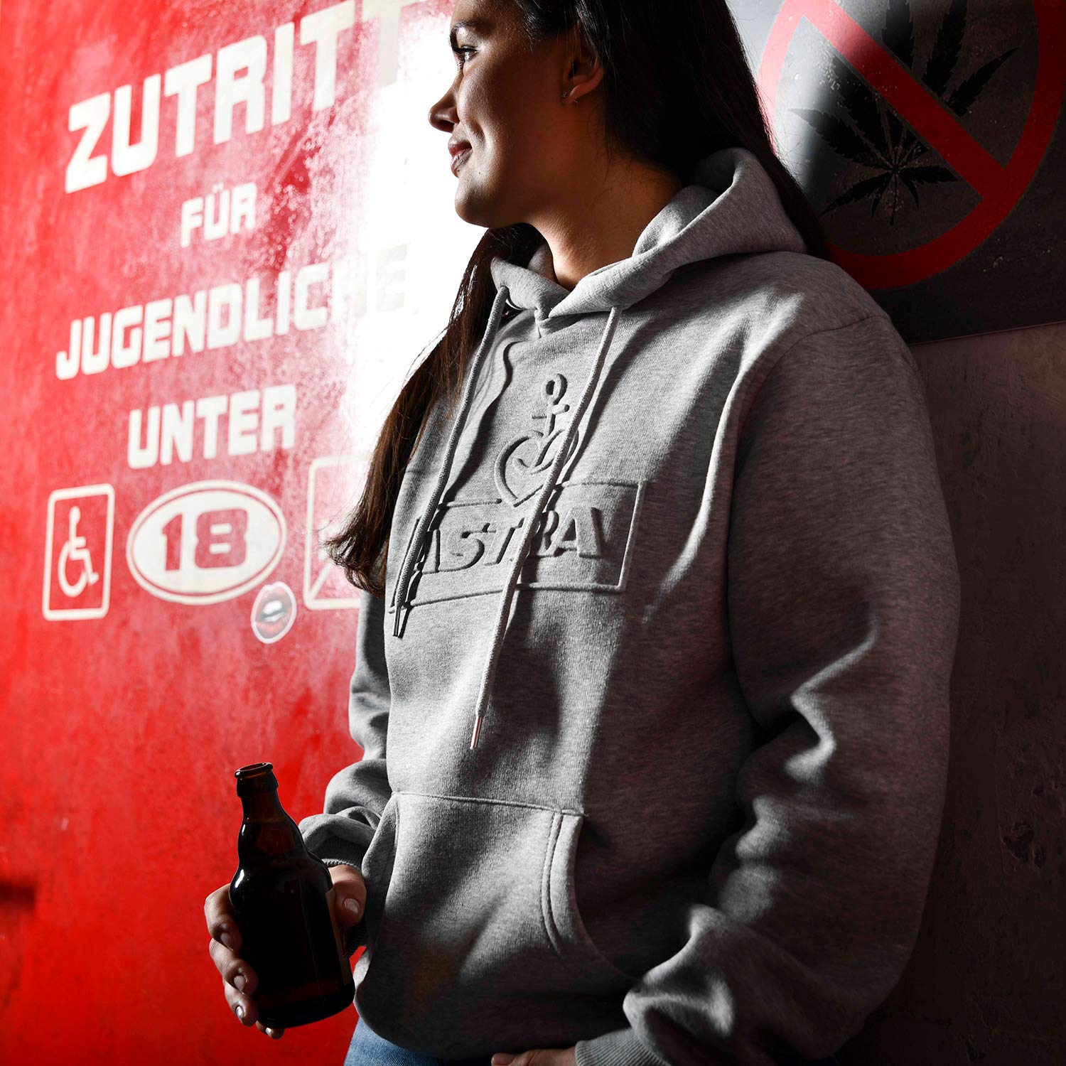 astra-hoodie-unisex-mit-herzanker-motiv-und-kapuze-grau image 3