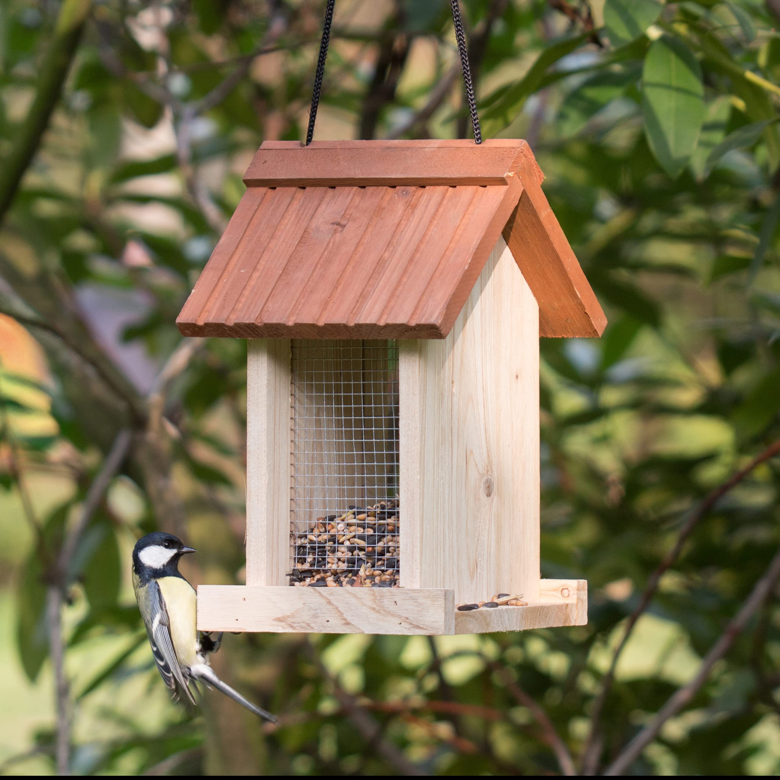 relaxdays-vogelfutterhaus-aus-holz-zum-h-ngen-27-x-17-x-18-cm-braun image 2