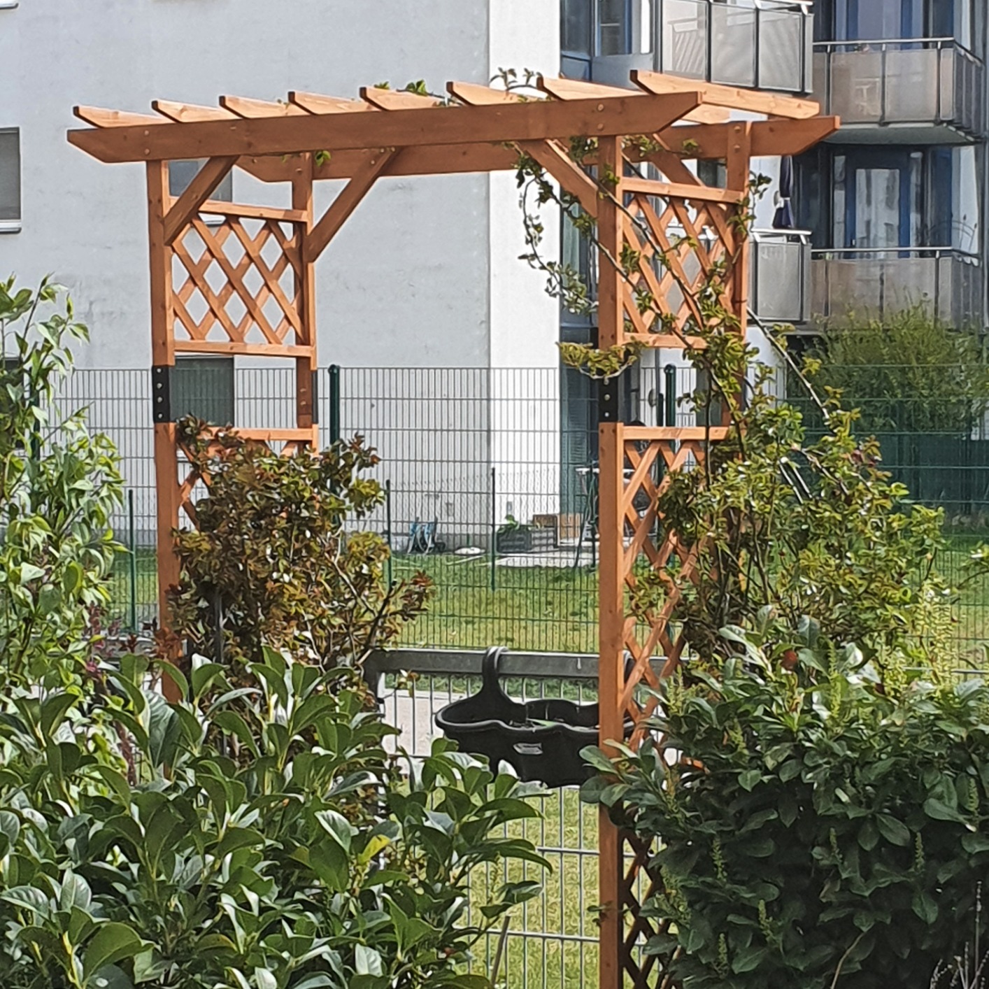 Wunderschöner Eingang zum Garten