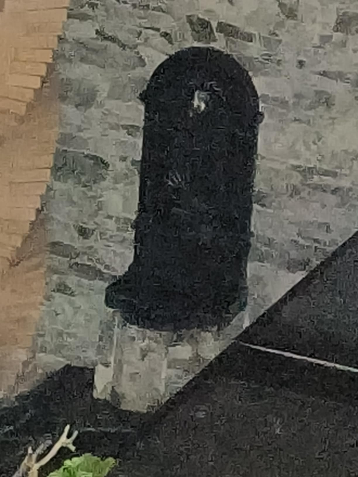 Solider kleiner Zierbrunnen
