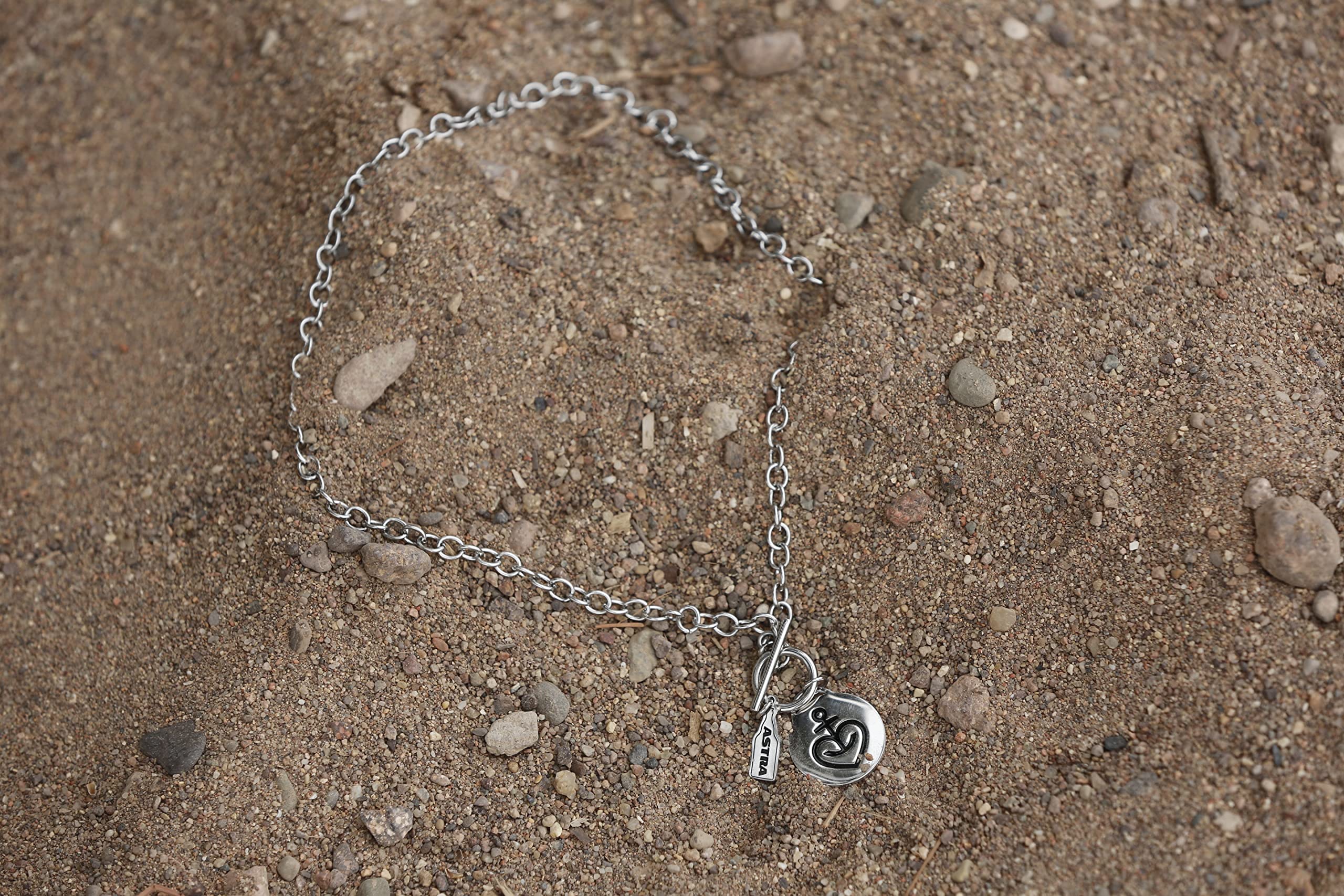 astra-herzanker-toggle-necklace-damen-halskette-edelstahl-st-pauli image 4