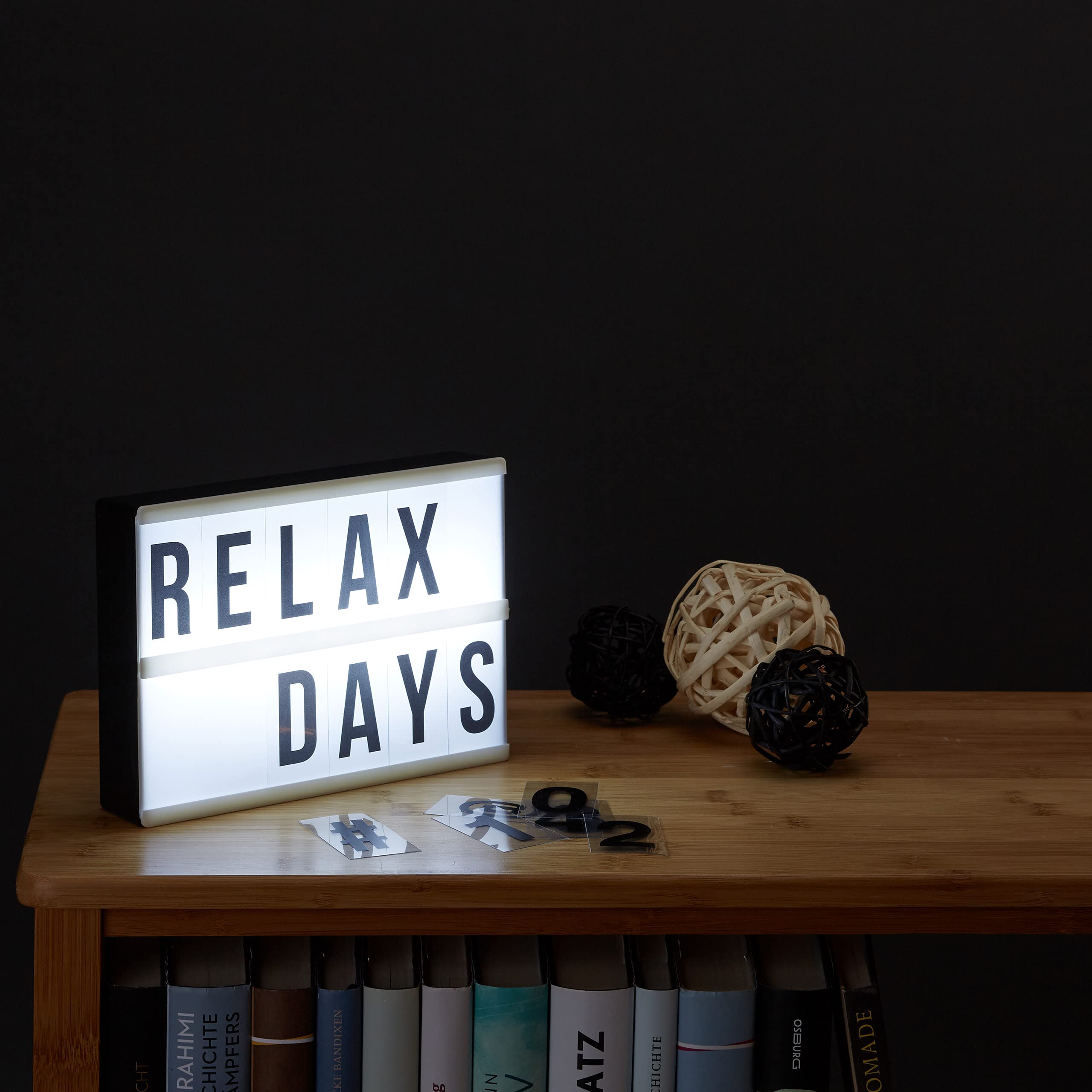relaxdays-light-box-15x21x4-cm-wei-schwarz-led-leuchtschild-mit-60-zeichen image 2