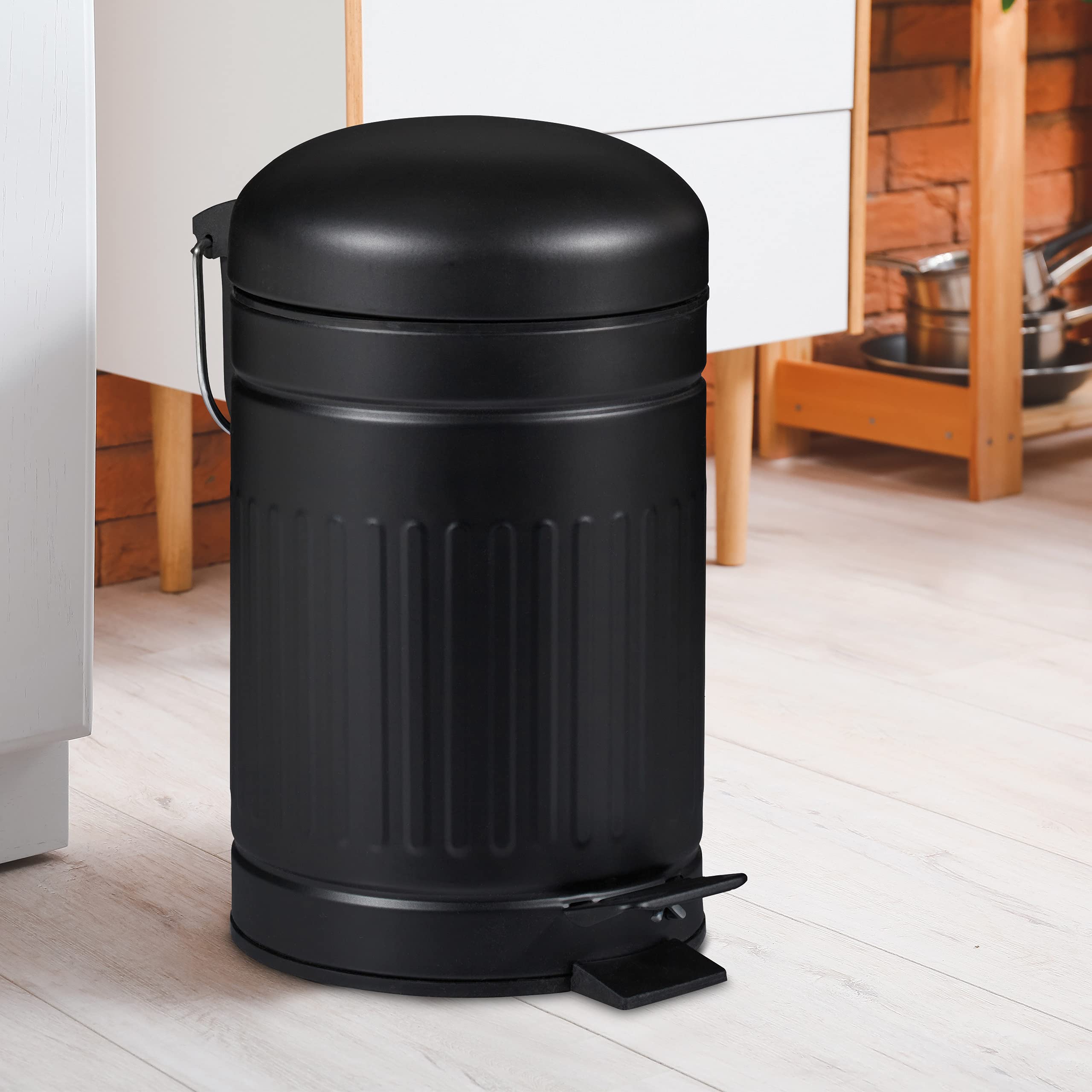 relaxdays-kosmetikeimer-3-liter-treteimer-metall-schwarz image 2
