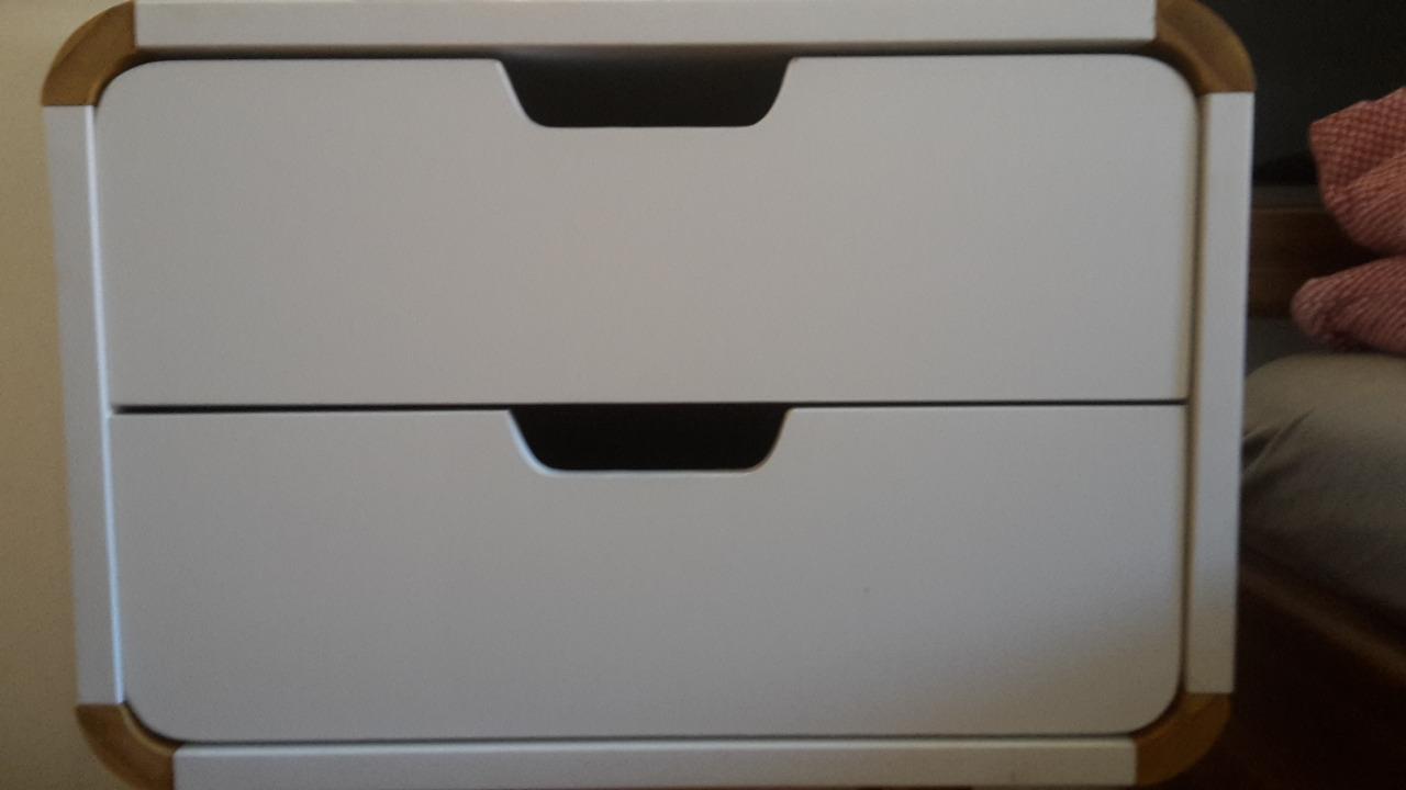 Schöner kleiner Schrank
