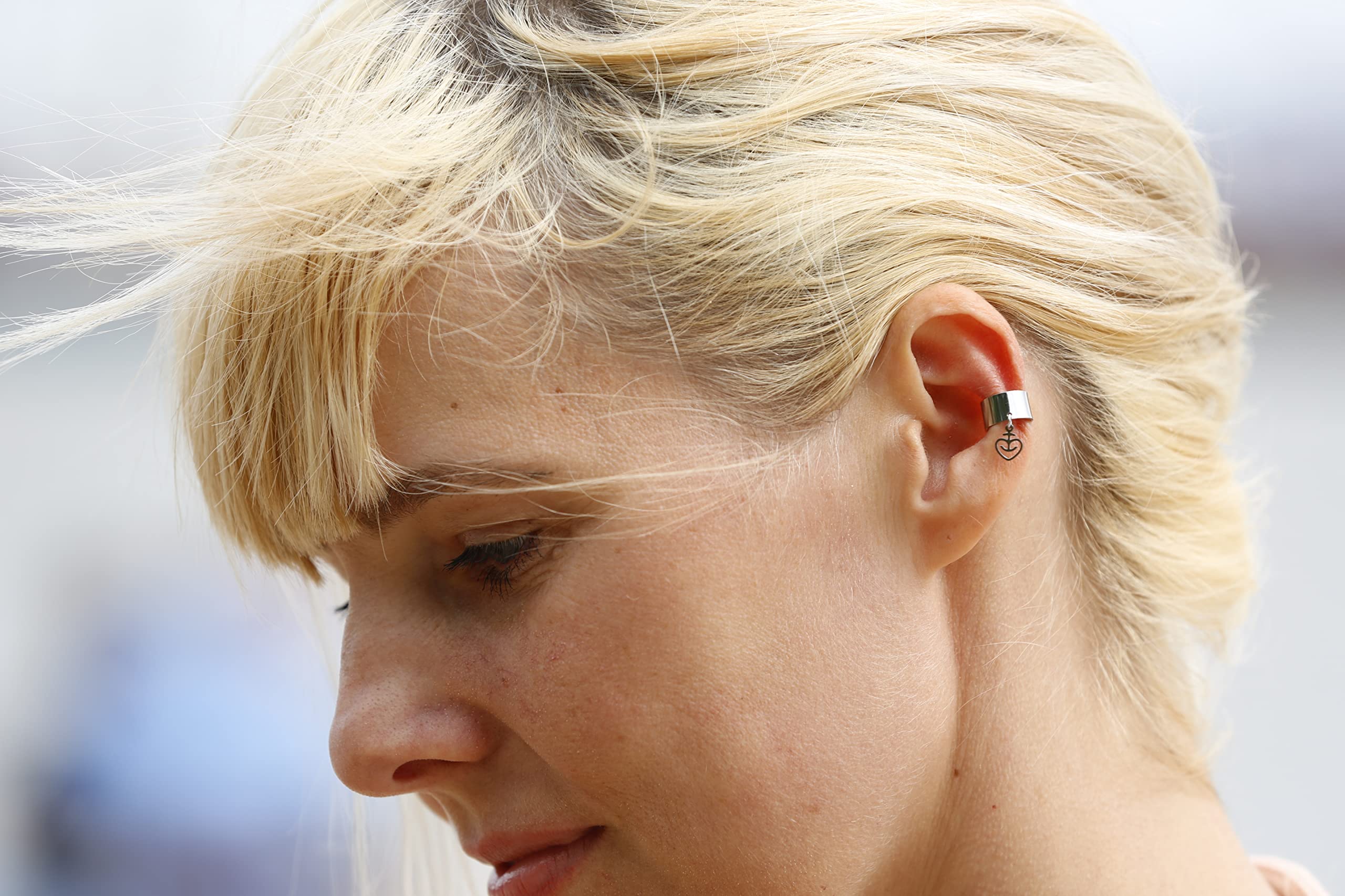 astra-big-ear-cuff-ohrklemme-mit-herzanker-anh-nger-aus-edelstahl image 5