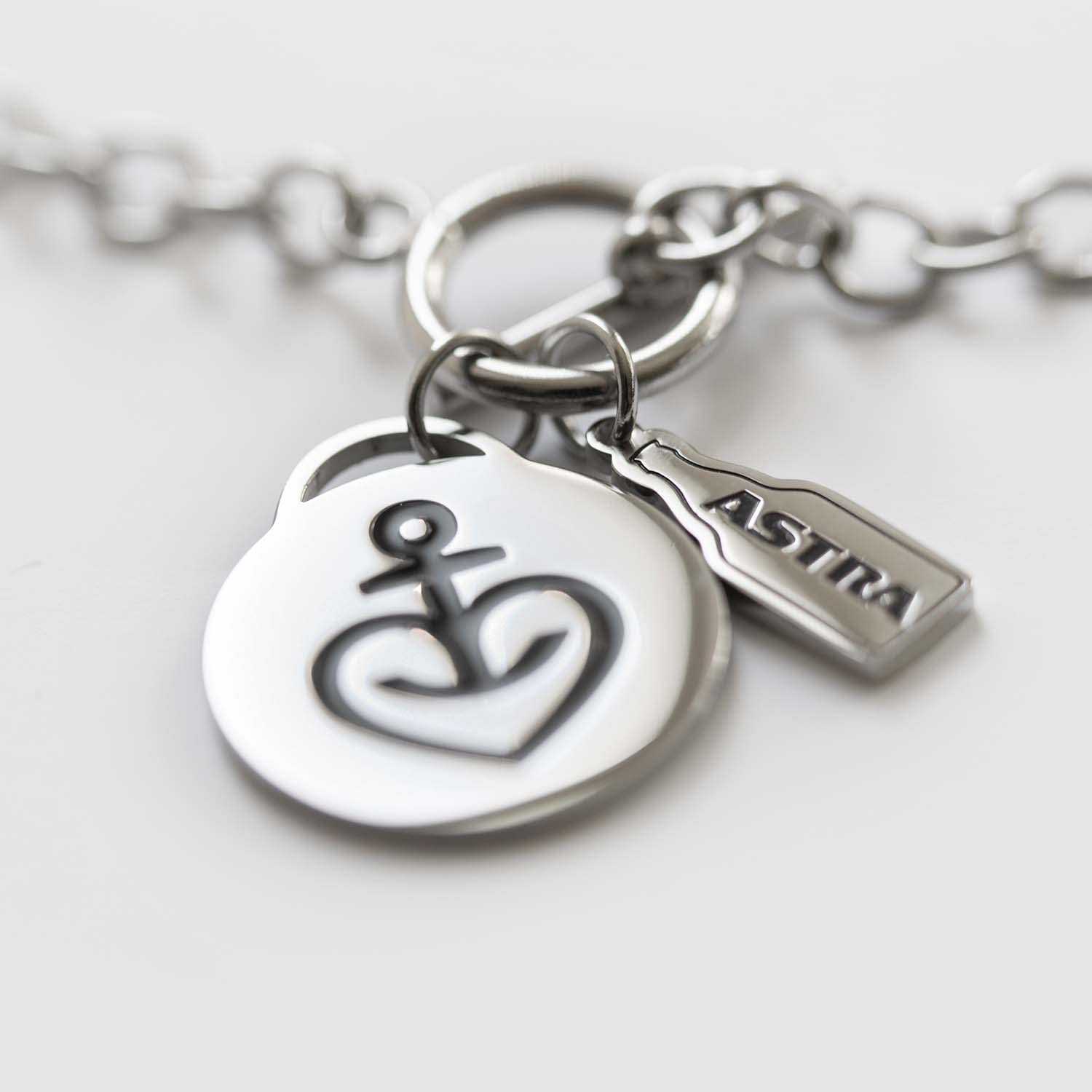 astra-herzanker-toggle-necklace-damen-halskette-edelstahl-st-pauli image 6