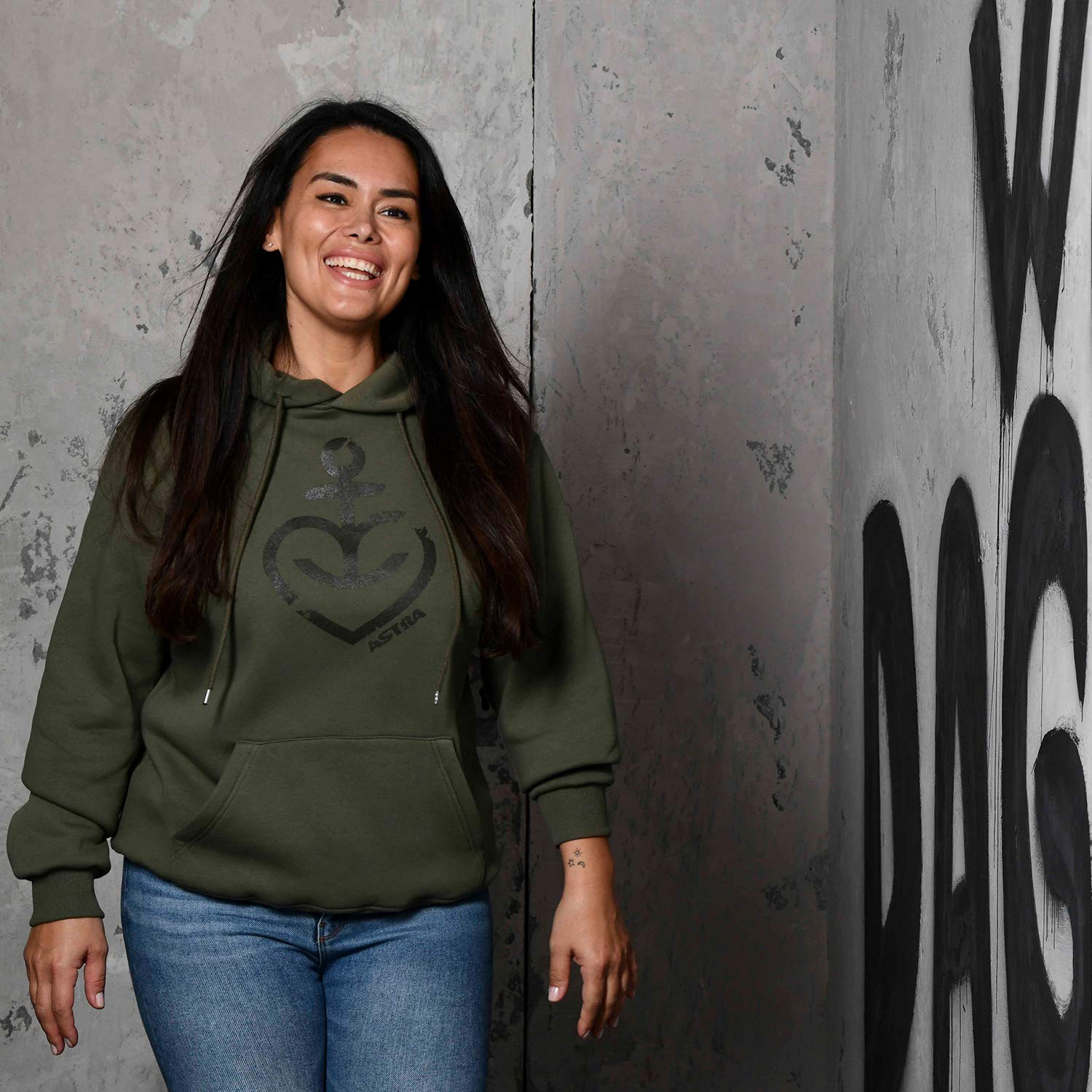 astra-hoodie-herzanker-unisex-oliv-kapuzenpullover-st-pauli image 2