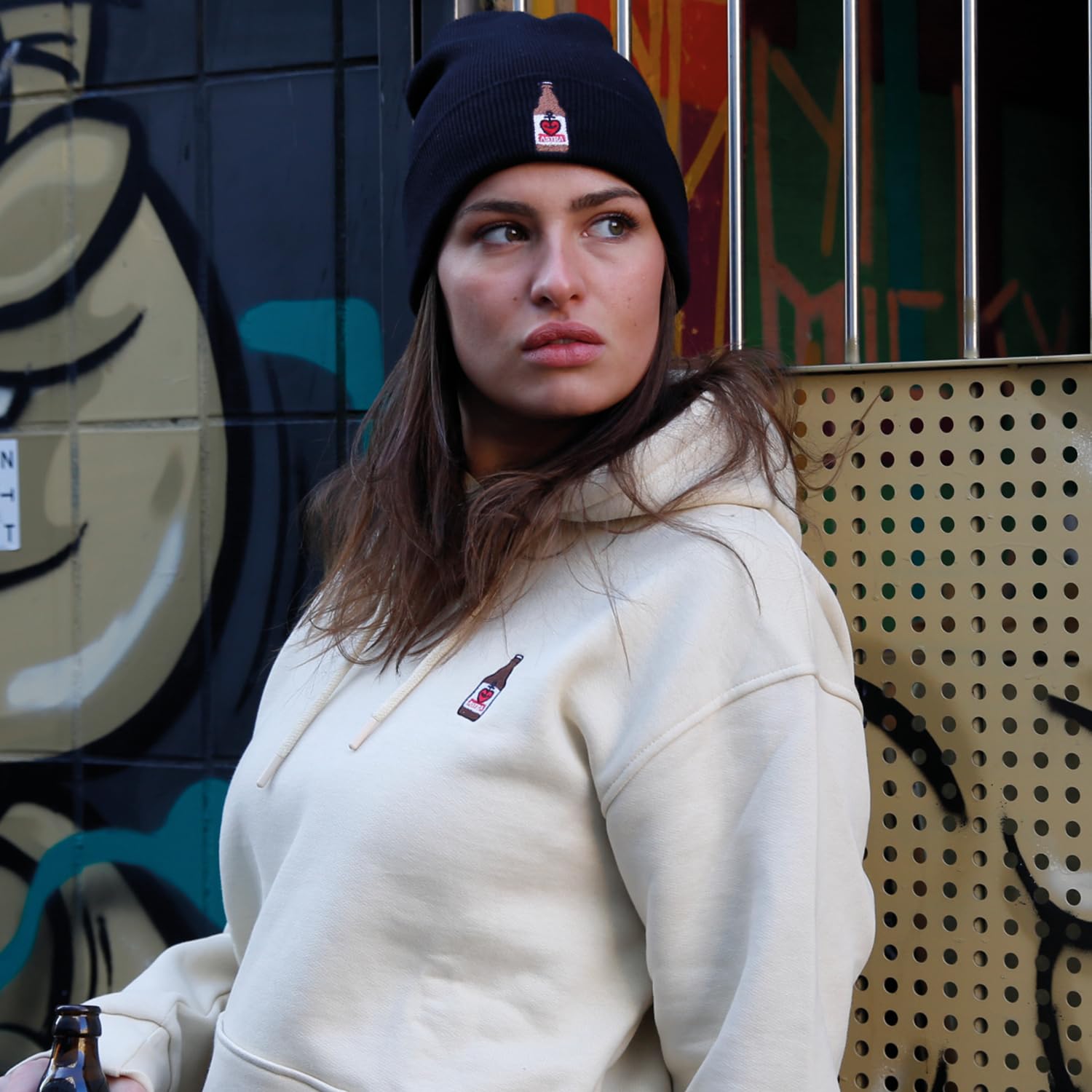 astra-bier-x-fashion-drinks-beanie-wollm-tze-bio-baumwolle-schwarz image 4