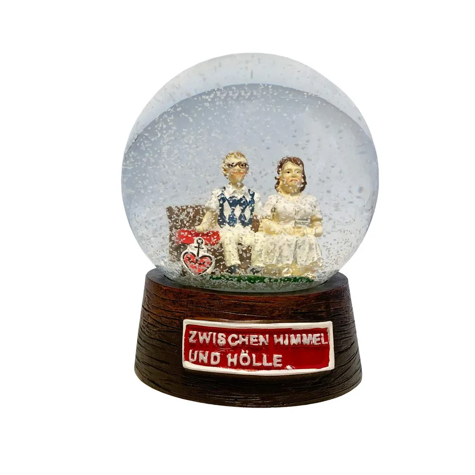 astra-bier-schneekugel-zwischen-himmel-und-h-lle-8cm-glas-polyresin image 1