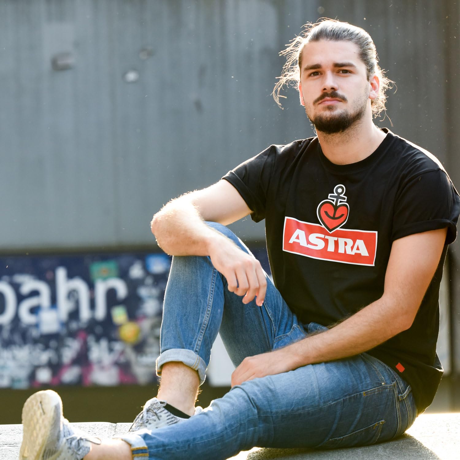 astra-herren-t-shirt-schwarz-mit-herzanker-aufdruck-basic-shirt image 3