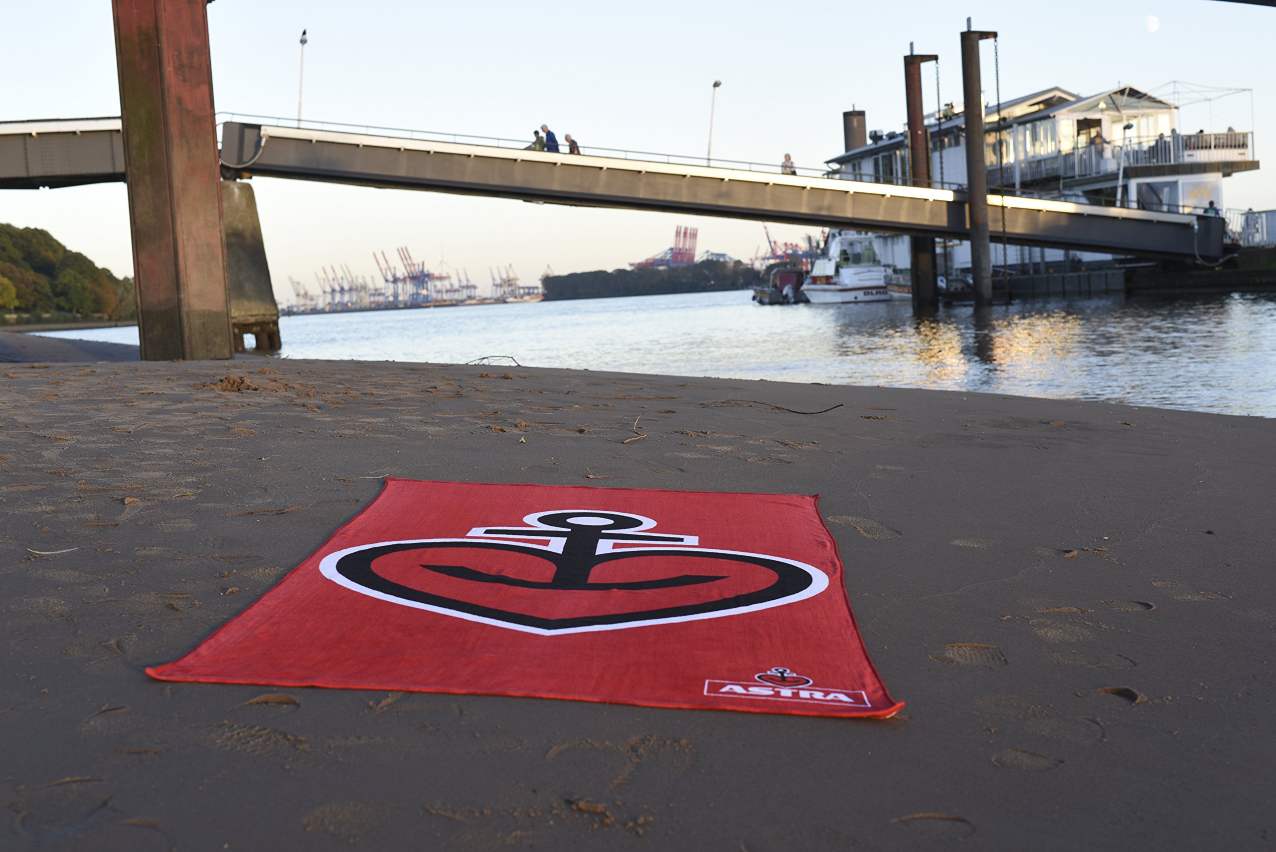astra-handtuch-herzanker-rot-100x180-cm-strandtuch image 5