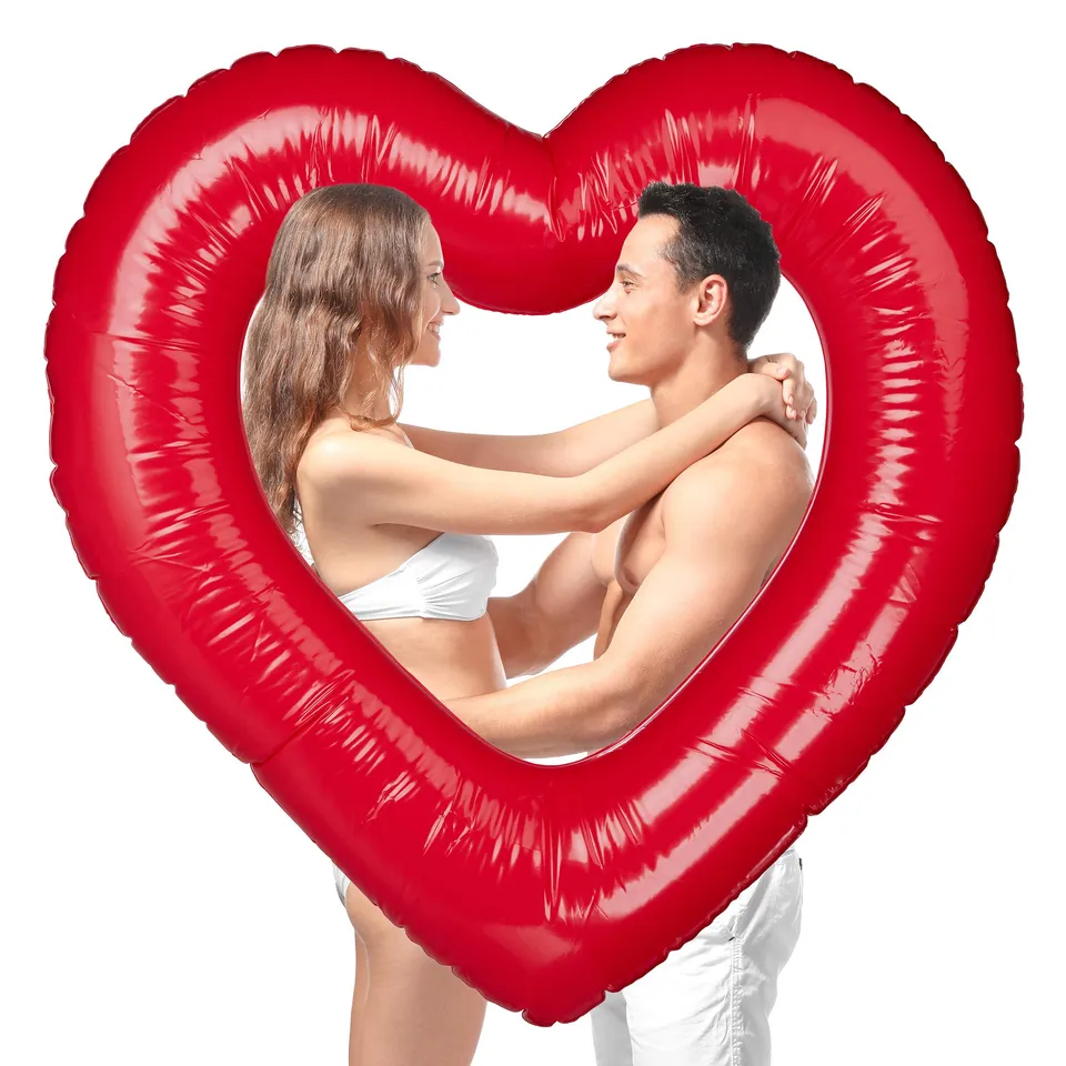 relaxdays-herz-schwimmring-aufblasbar-rot-100-x-100-cm-badering-in-herzform image 1