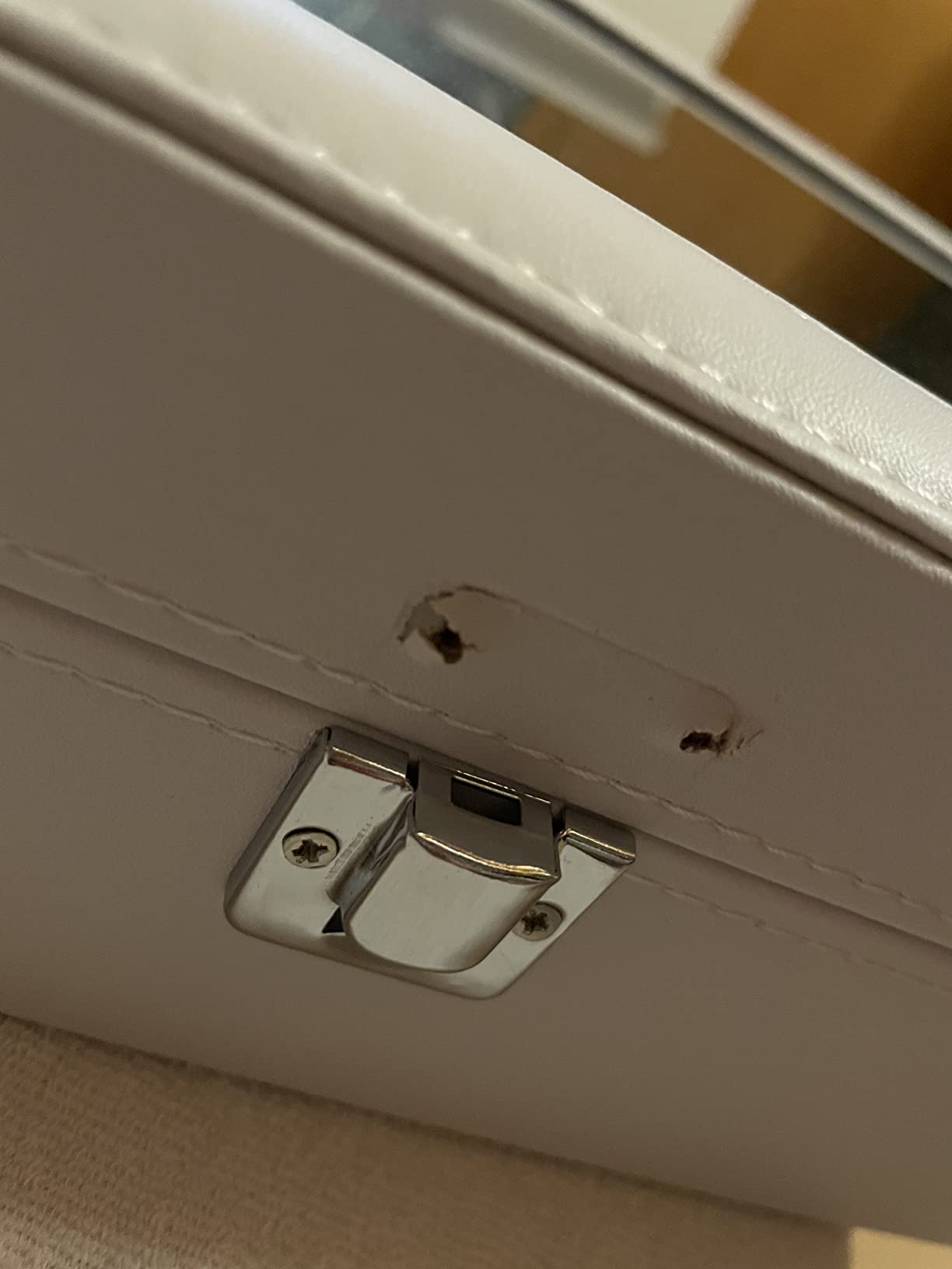 Für große Brillen zu knapp