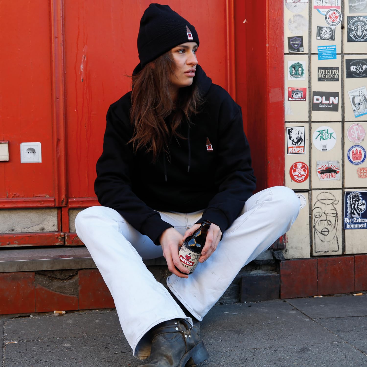 astra-x-fashion-drinks-hoodie-unisex-100-bio-baumwolle-schwarz image 6