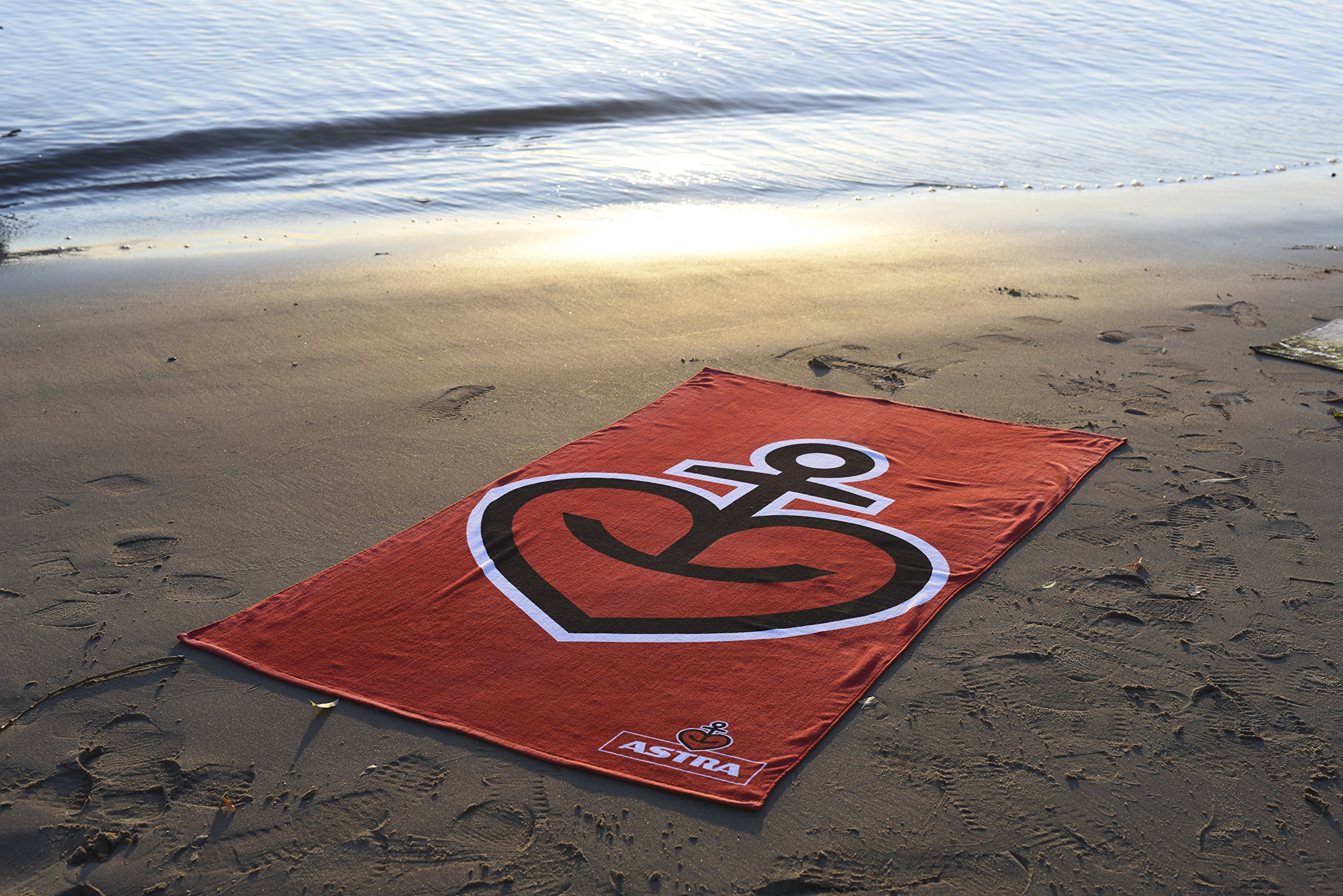 astra-handtuch-herzanker-rot-100x180-cm-strandtuch image 2