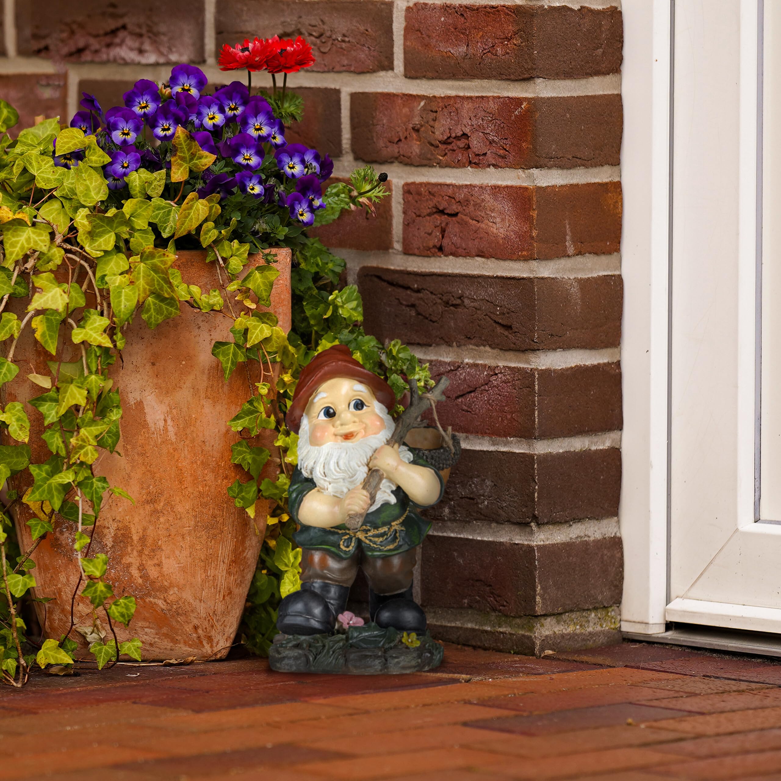 relaxdays-gartenzwerg-mit-eichelk-rbchen-gartenfigur-30-x-17-5-x-21-cm image 3