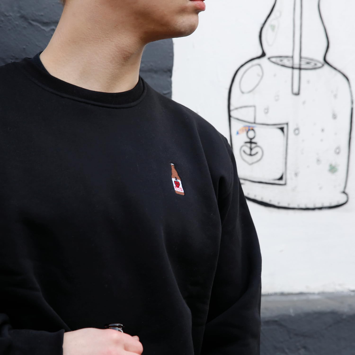 astra-x-fashion-drinks-sweatshirt-unisex-bio-baumwolle-schwarz image 3