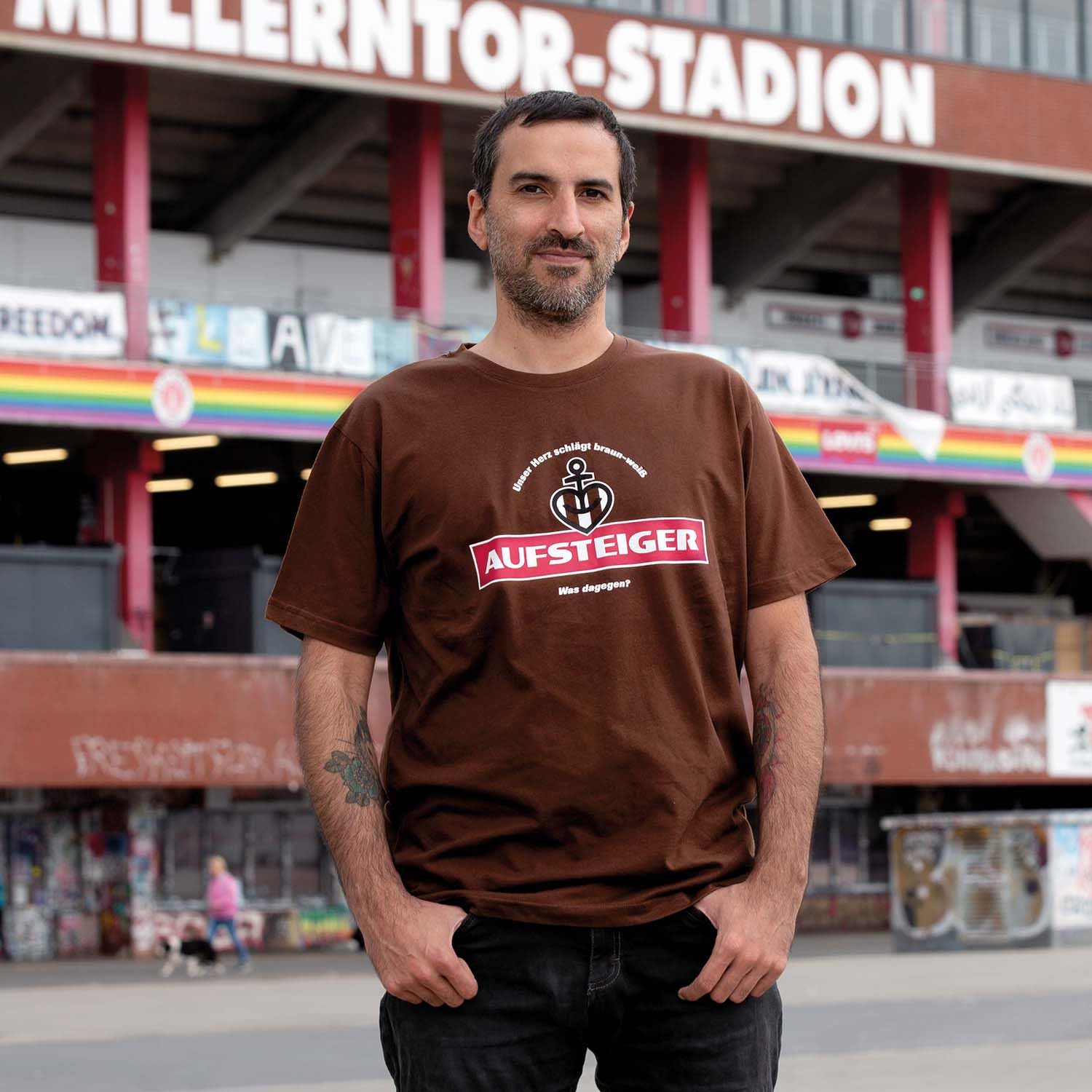 astra-fc-st-pauli-1-liga-aufsteiger-t-shirt-2024-100-baumwolle-braun image 2