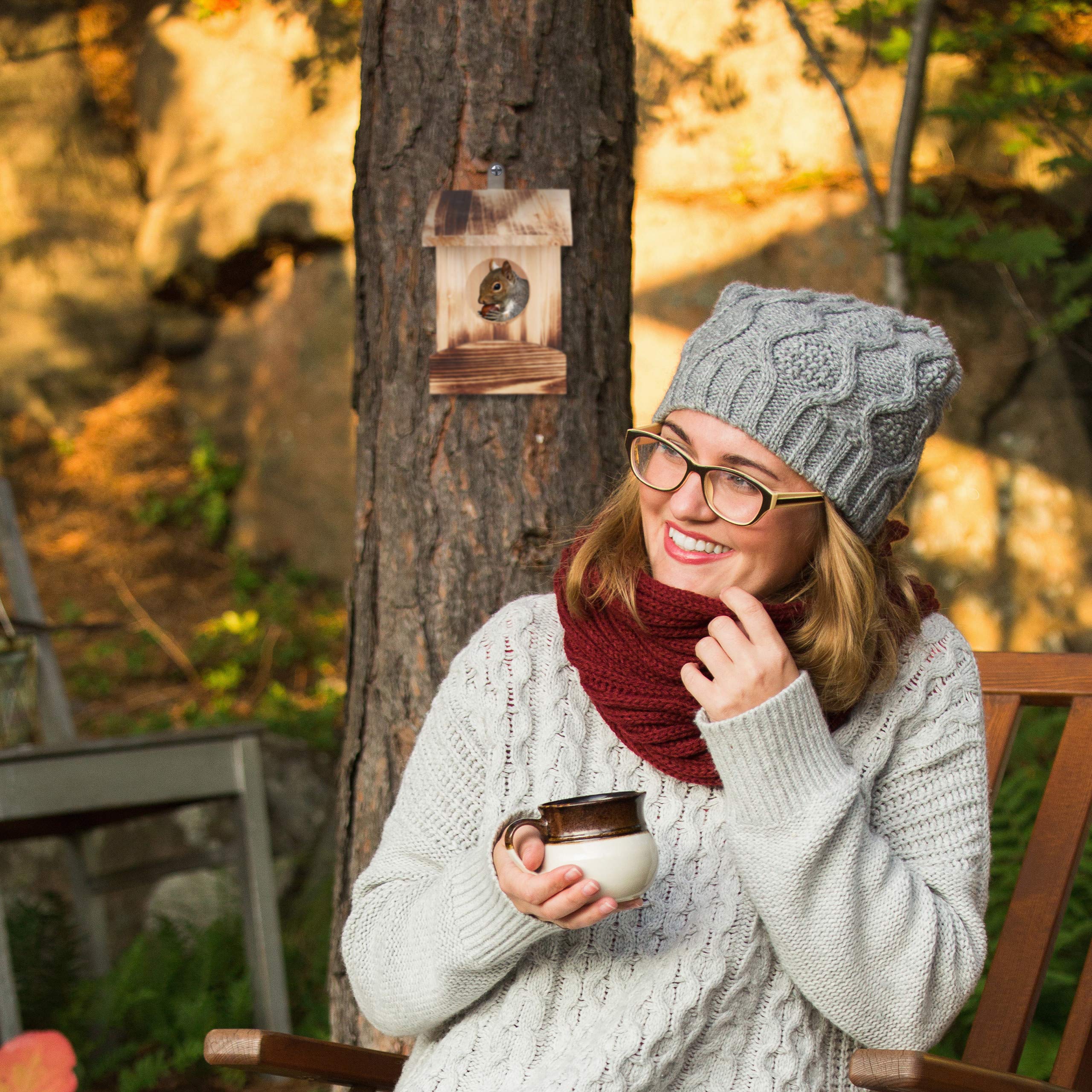 relaxdays-eichh-rnchen-futterhaus-holz-zum-aufh-ngen-17-5-x-14-x-25-cm-dunkelbra image 3