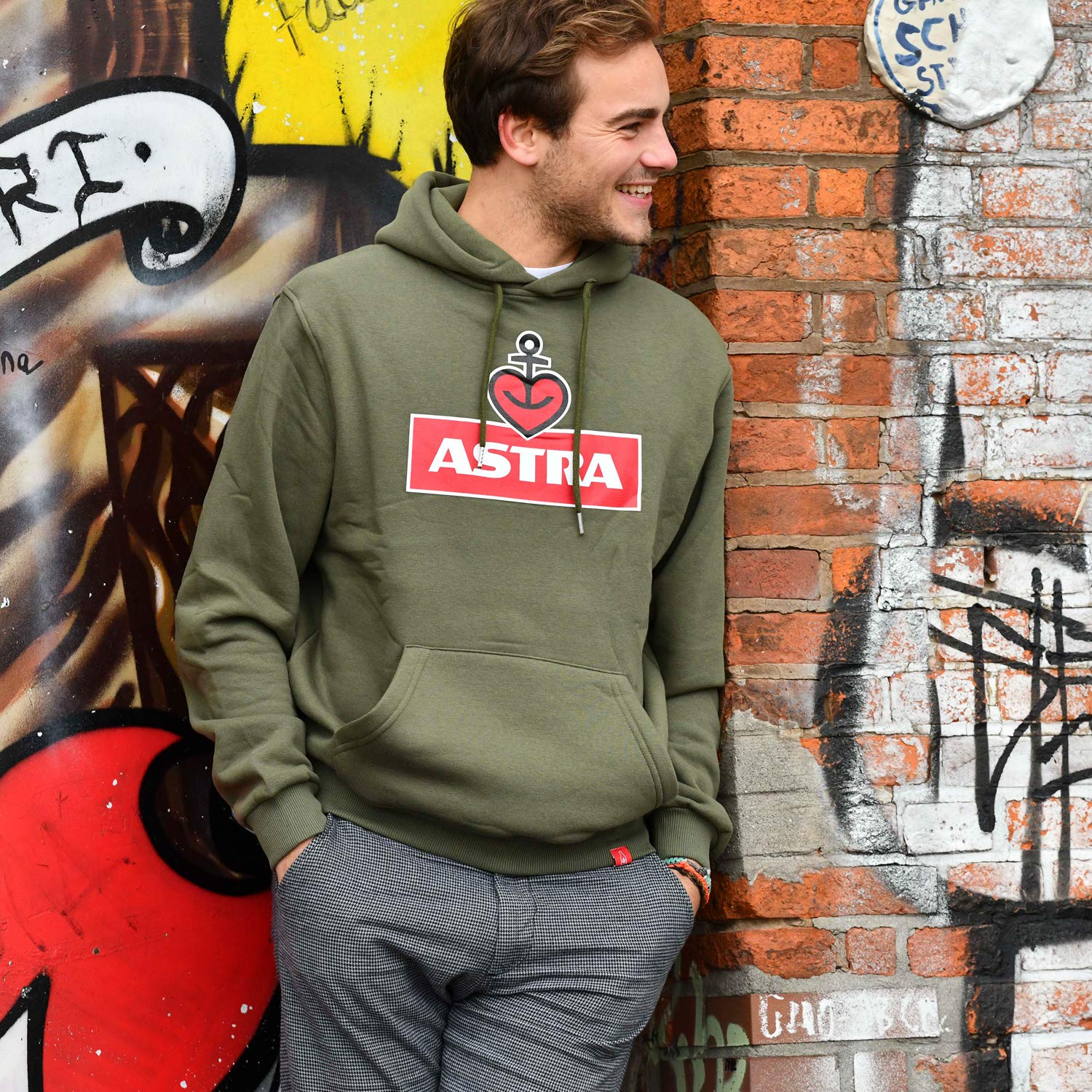 astra-hoodie-unisex-oliv-kapuzen-pullover-st-pauli-mit-aufdruck image 4