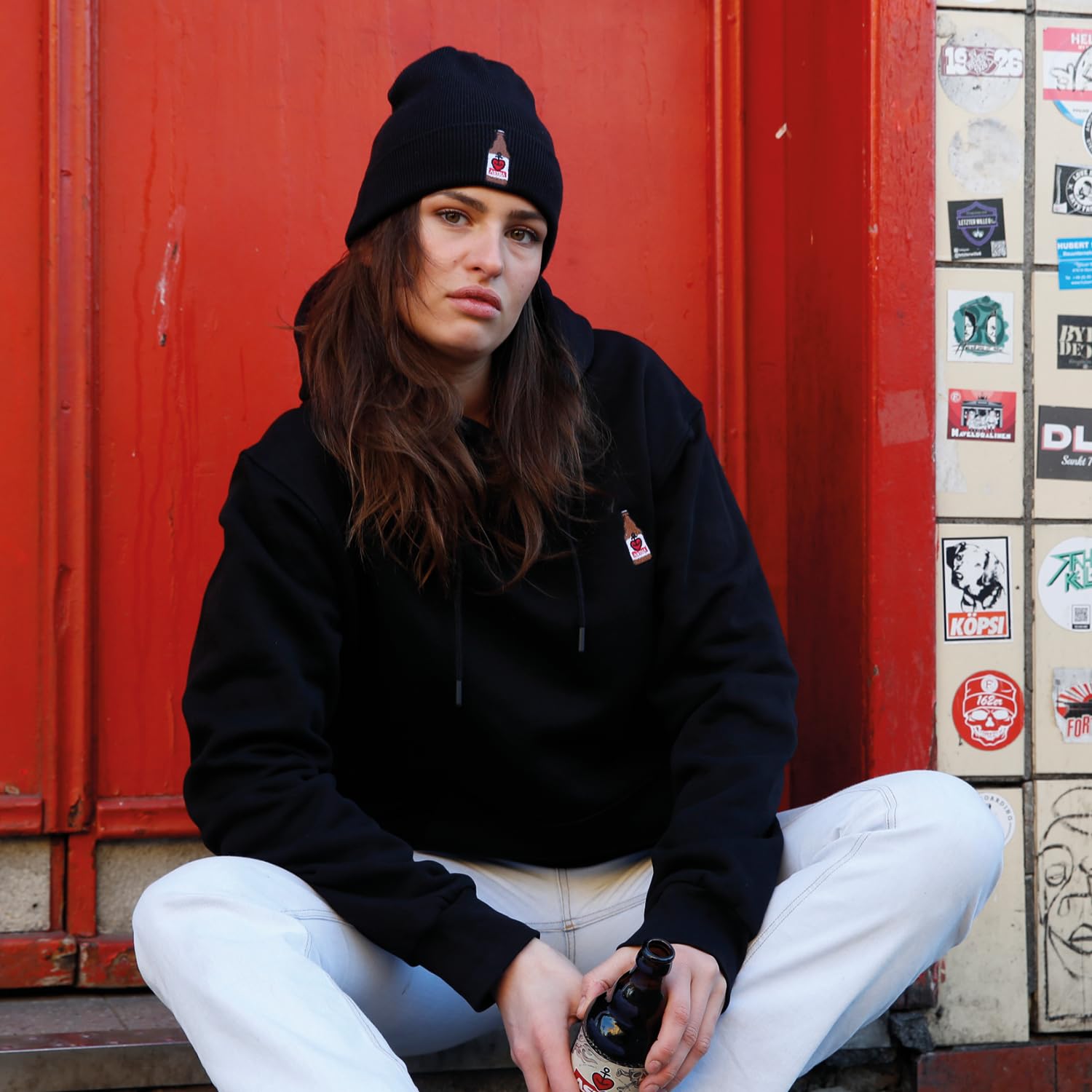 astra-bier-x-fashion-drinks-beanie-wollm-tze-bio-baumwolle-schwarz image 3