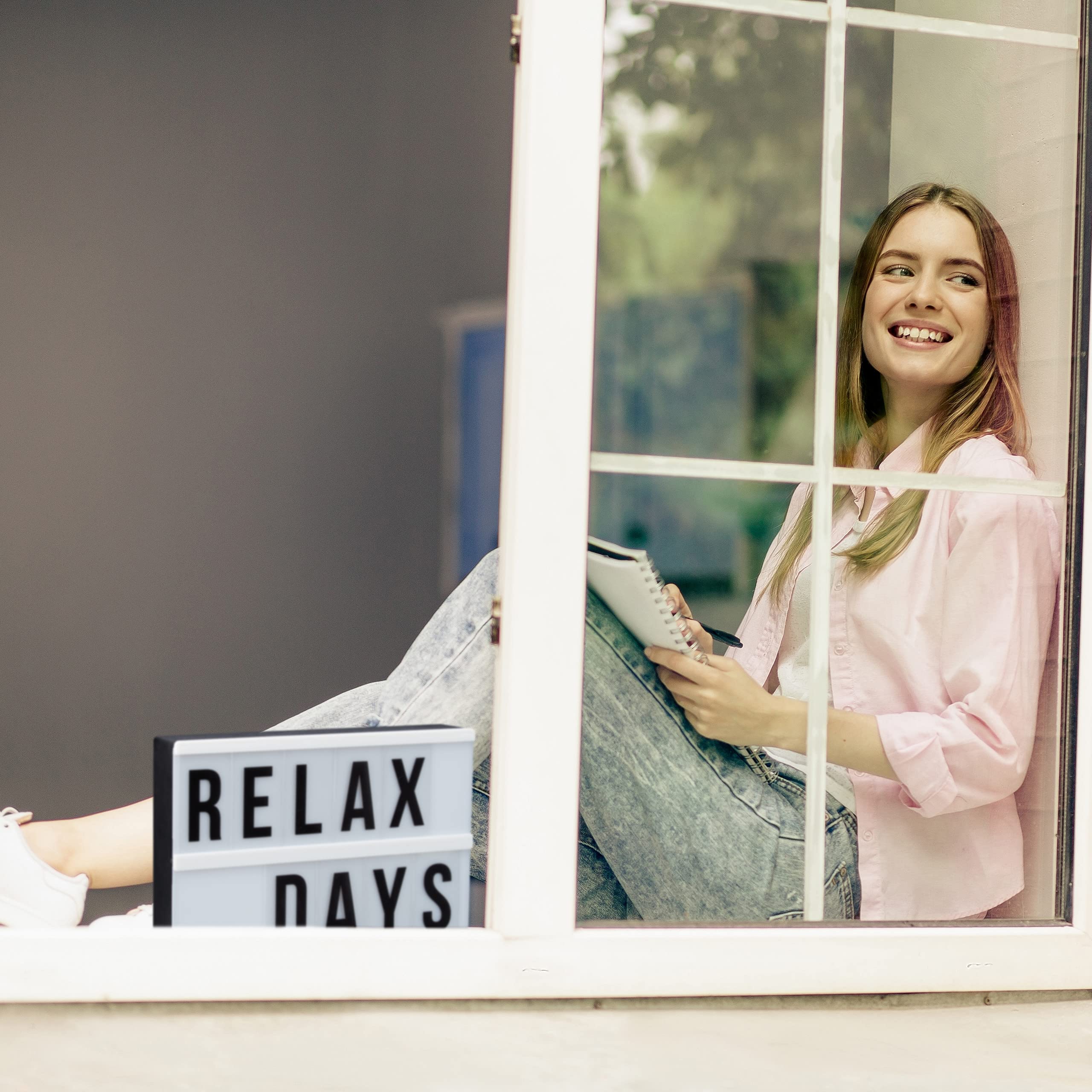 relaxdays-light-box-15x21x4-cm-wei-schwarz-led-leuchtschild-mit-60-zeichen image 3
