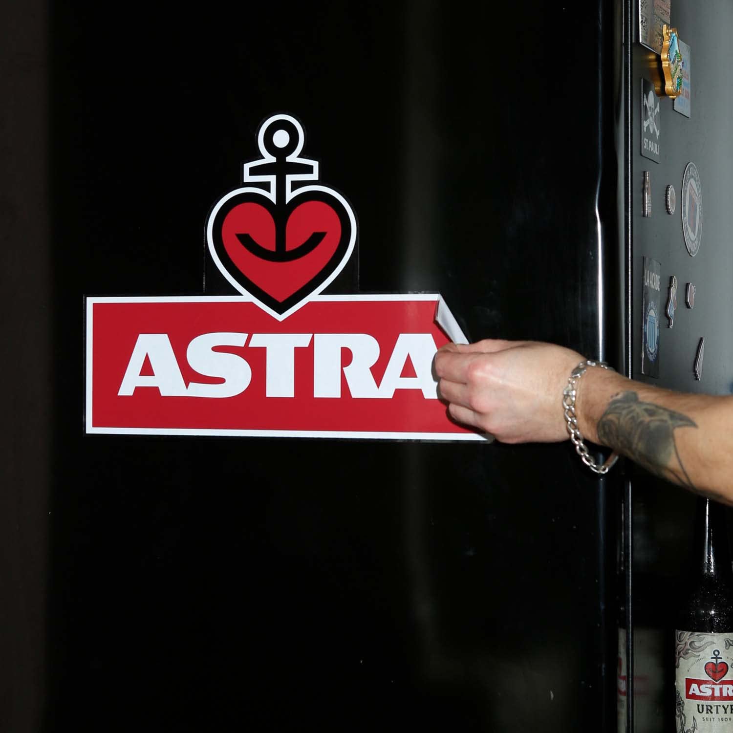 astra-bier-folienkleber-fensterkleber-din-a3-3-farbig-f-r-innen-und-au-en image 3