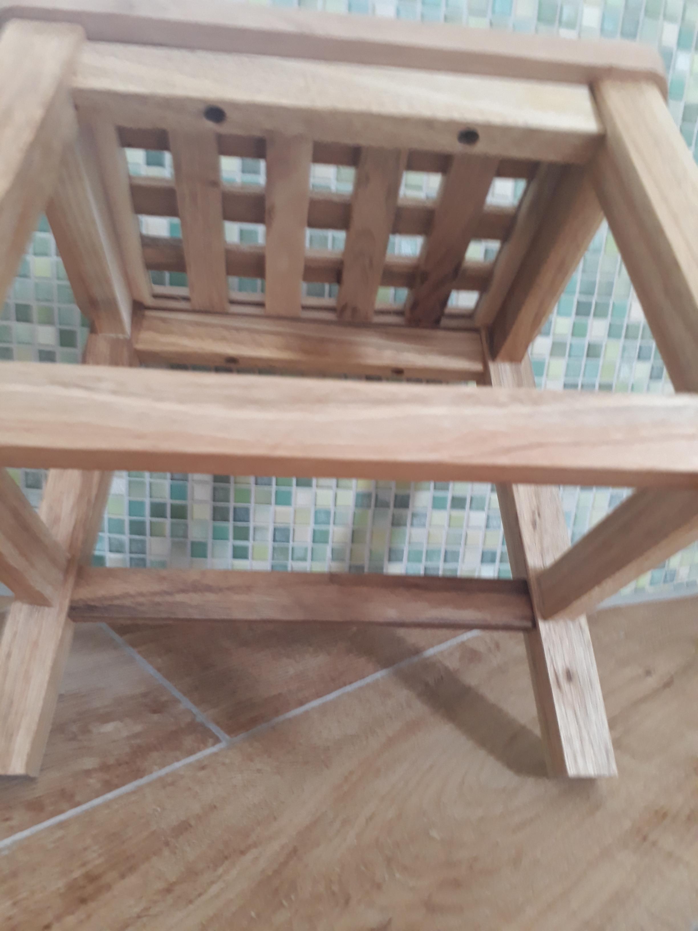 Stabiler kleiner Hocker