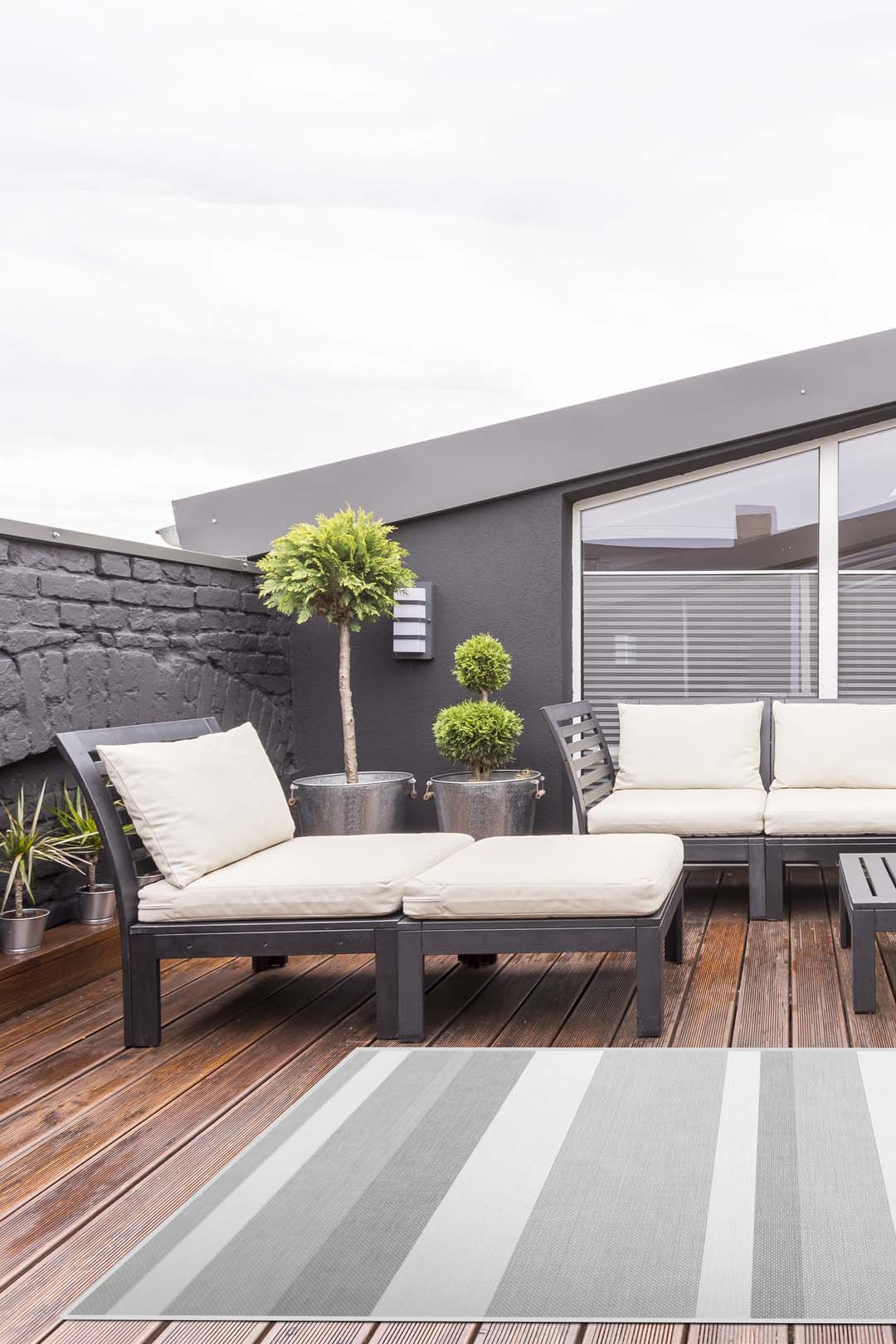 teppana-outdoor-melina-grau-teppich-waschbarer-geometrie-teppich-grau image 4