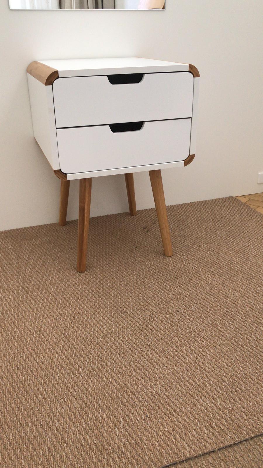 Passt super ans Bett