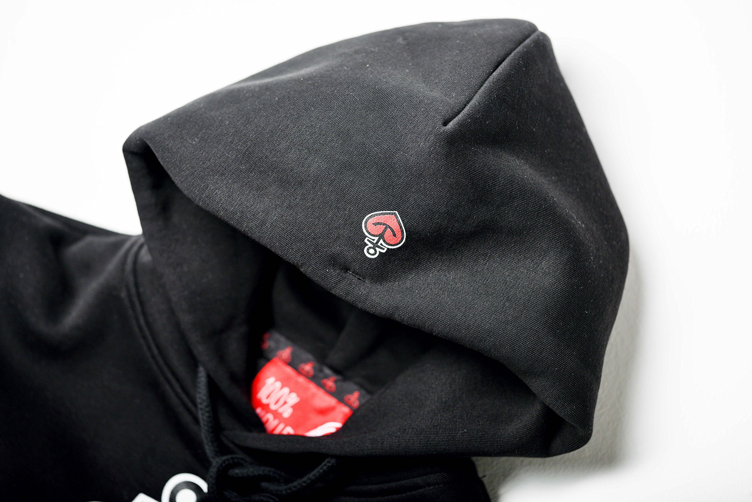 astra-hoodie-herzanker-unisex-schwarz-kapuzen-pullover-mit-logo-print image 5