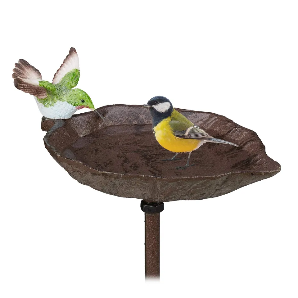 relaxdays-vogeltr-nke-gusseisen-zum-stecken-100-cm-braun-mit-kolibri image 1