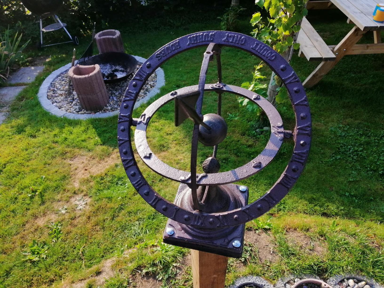 Solide Uhr