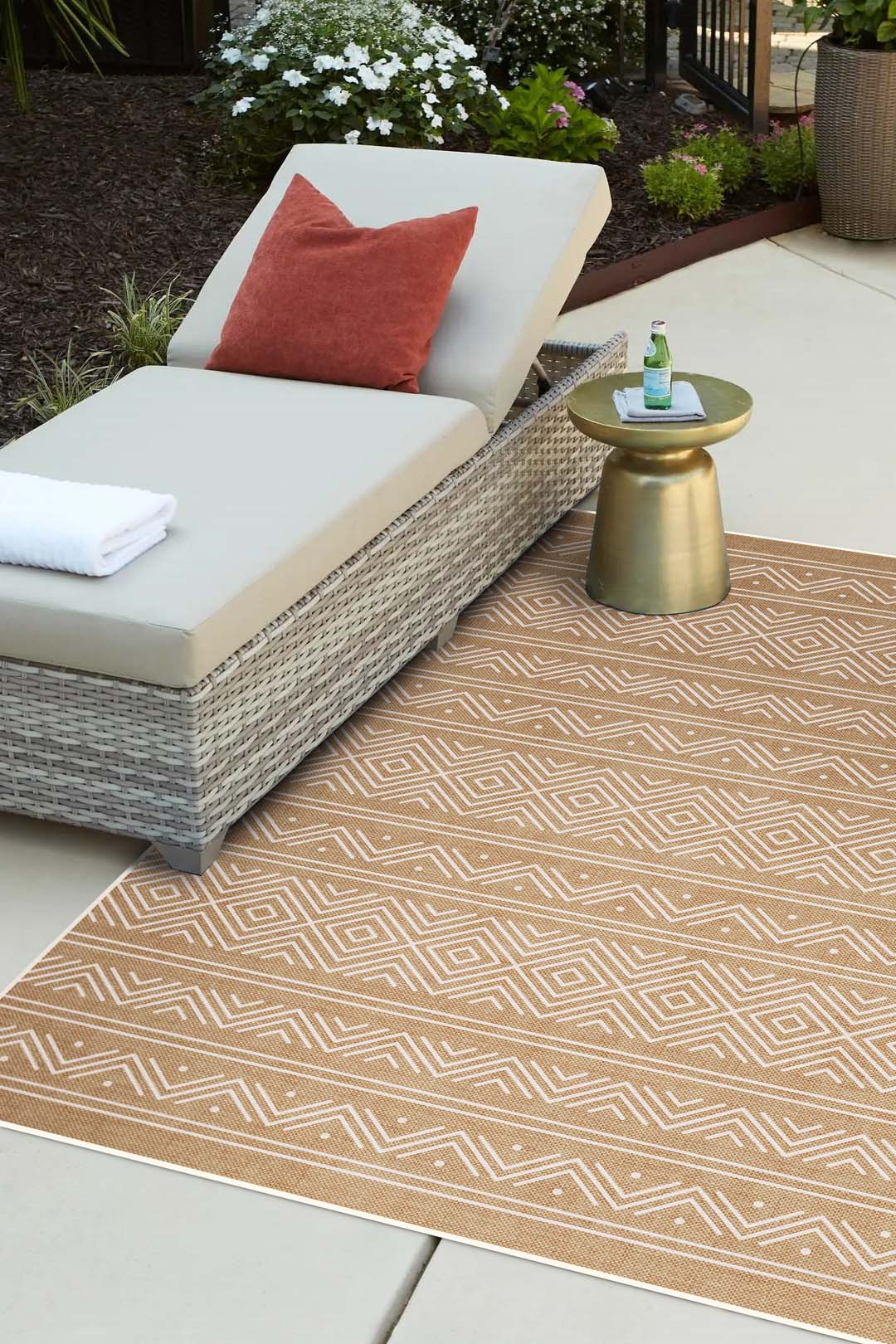 teppana-outdoor-aztek-haselnuss-teppich-waschbarer-outdoor-teppich image 4