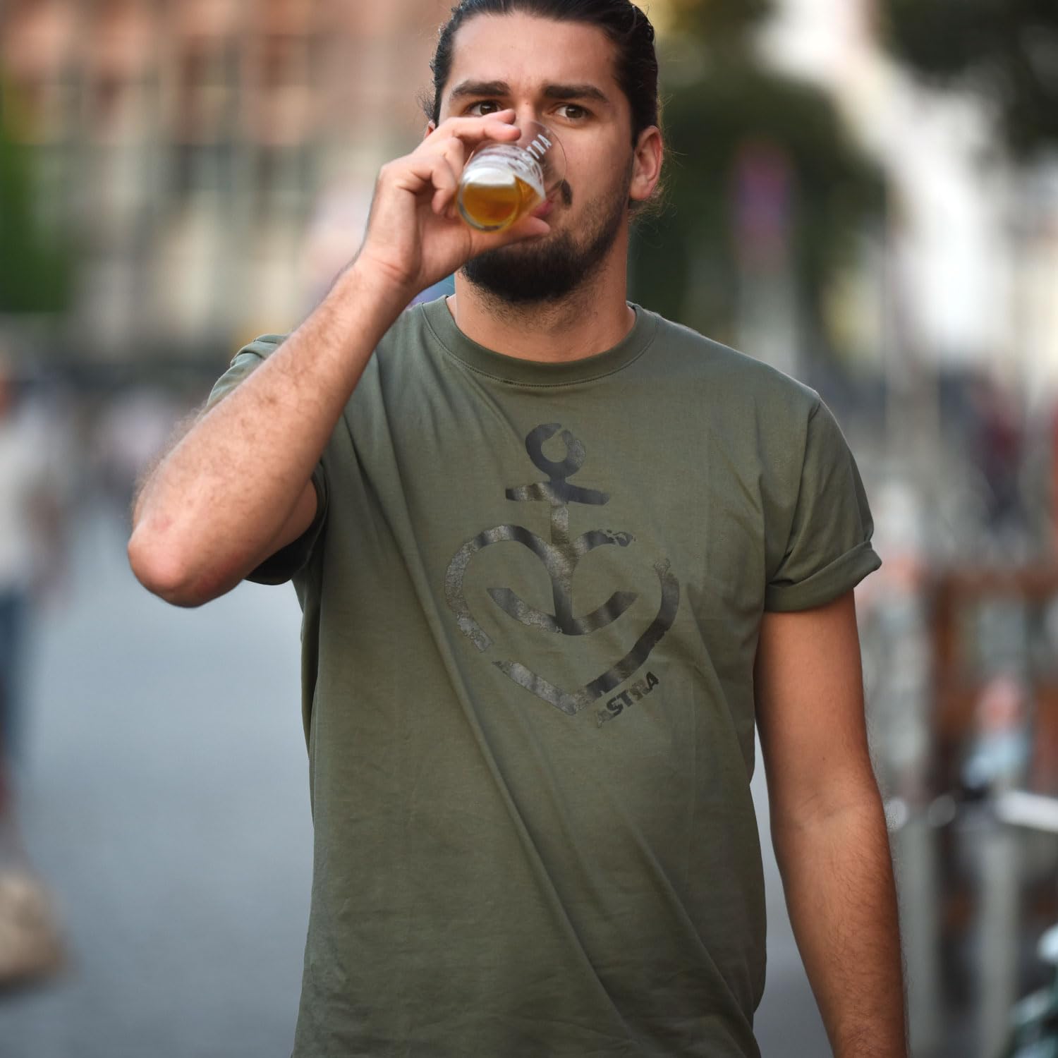 astra-herren-t-shirt-herzanker-oliv-basic-shirt-rundhals image 3