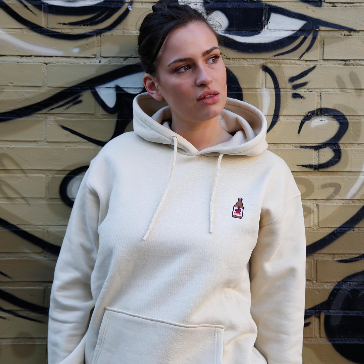 astra-x-fashion-drinks-hoodie-unisex-bio-baumwolle-sand image 4
