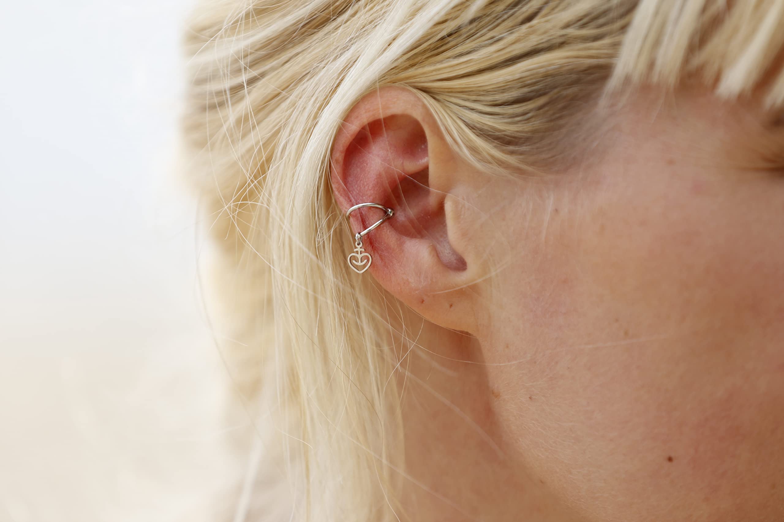 astra-two-rings-ear-cuff-ohrklemme-herzanker-edelstahl-poliert-1-st-ck image 3