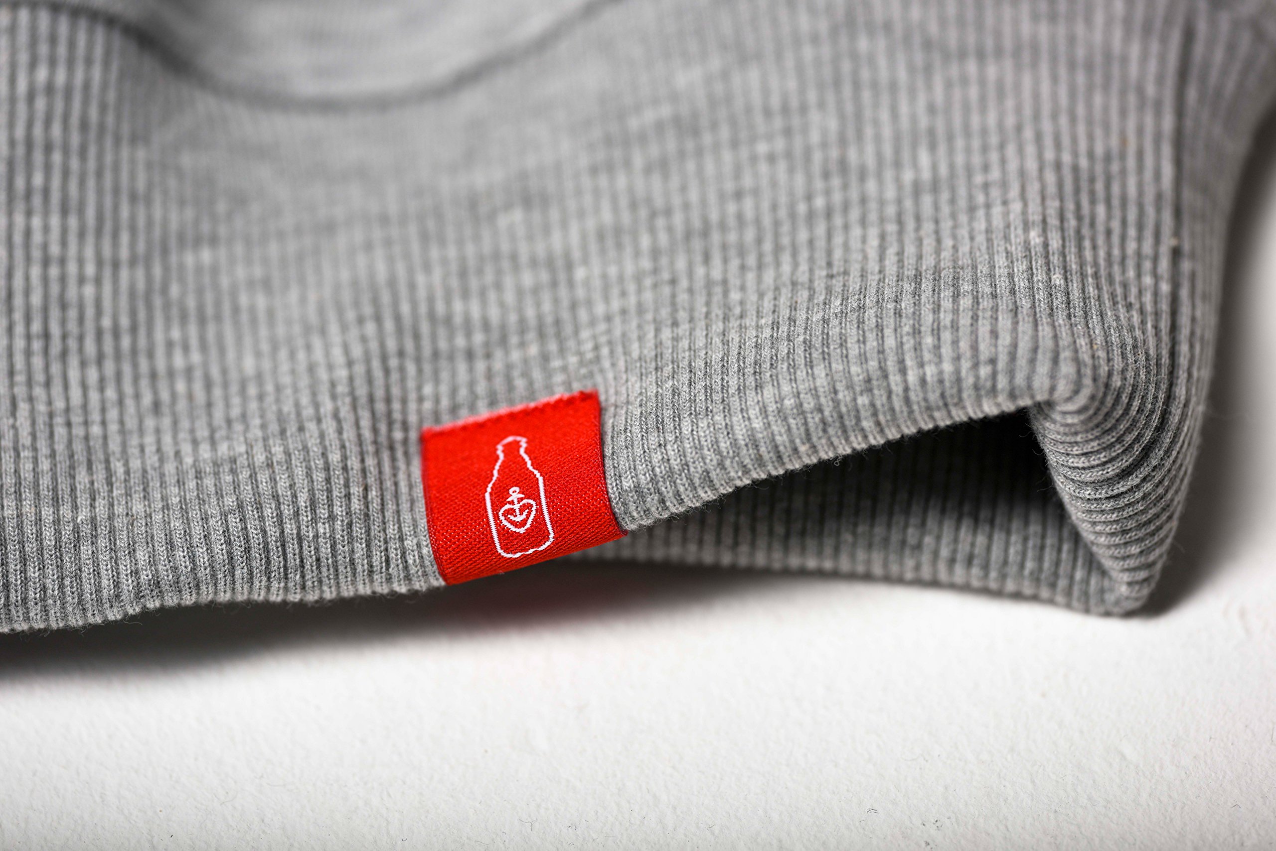 astra-hoodie-herzanker-unisex-mit-kapuze-grau image 4